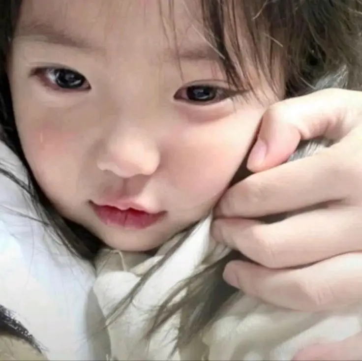 50 ảnh avatar em bé cute đáng yêu dễ thương nhất 31