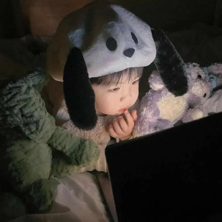 50 ảnh avatar em bé cute đáng yêu dễ thương nhất 33