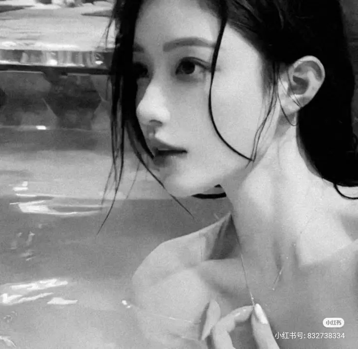 Avt face book avatar trắng: 50 hình ảnh tối giản và thanh lịch 19
