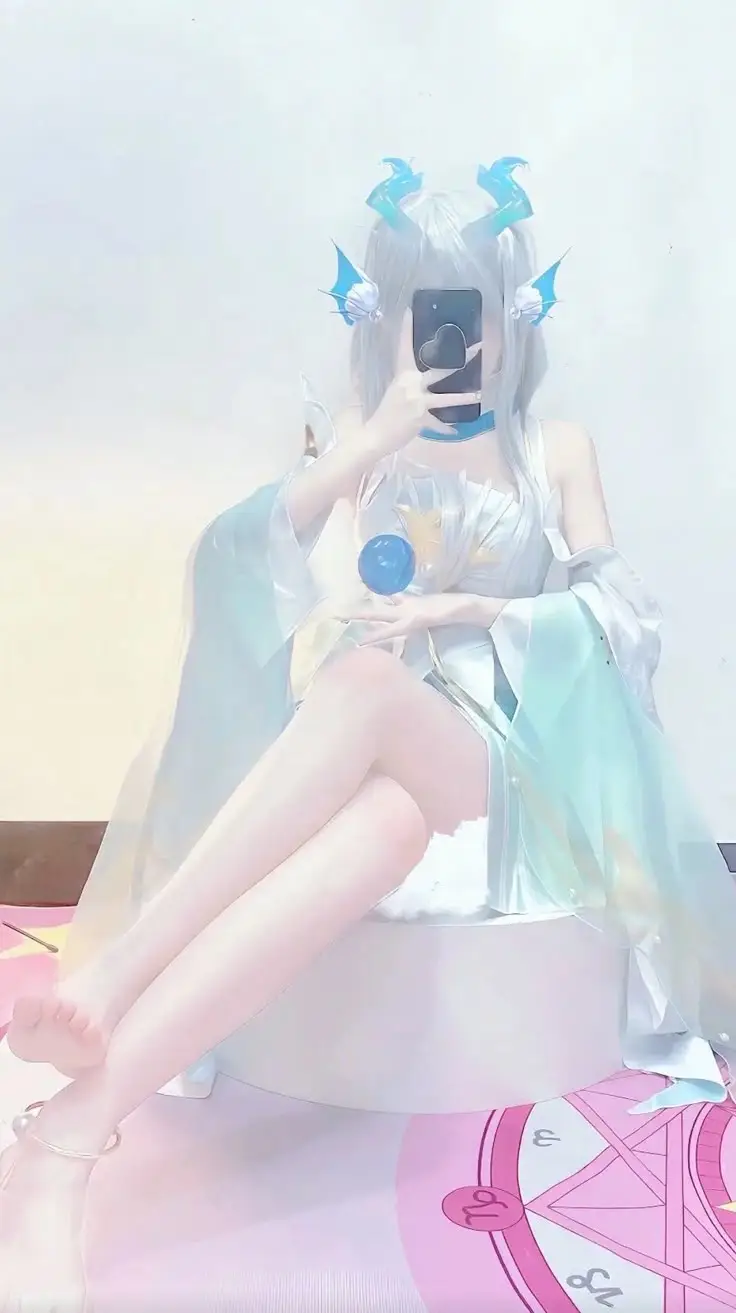 Cosplay Hầu Gái Thủ Dâm - Bộ Sưu Tập Hình Ảnh Độc Đáo 3