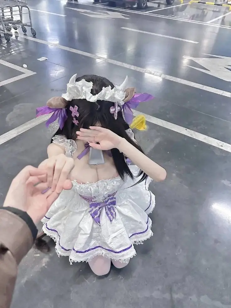 Cosplay Hầu Gái Thủ Dâm - Bộ Sưu Tập Hình Ảnh Độc Đáo 38