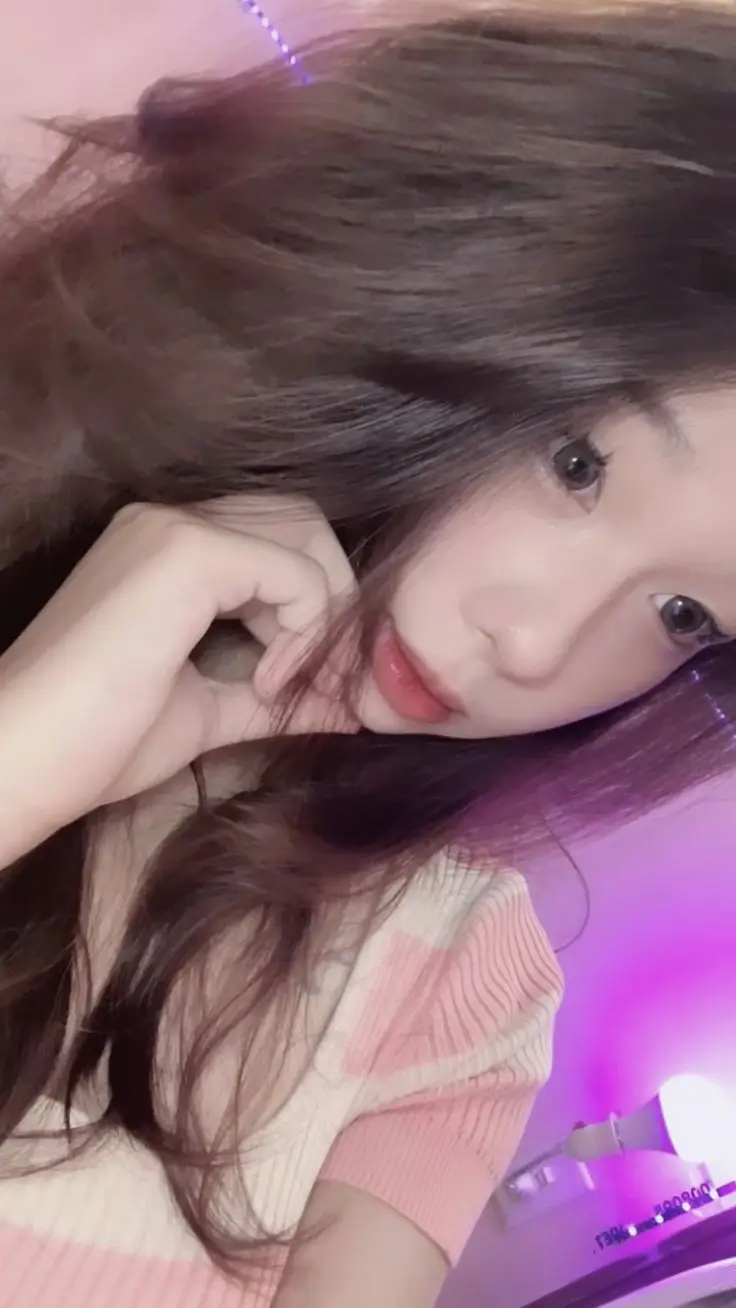 Em gái 2k8 - Những khoảnh khắc đáng nhớ và gợi cảm 6