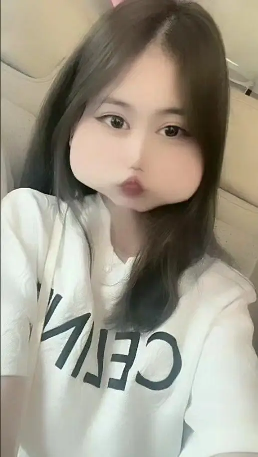 Em gái 2k8 - Những khoảnh khắc đáng nhớ và gợi cảm 15