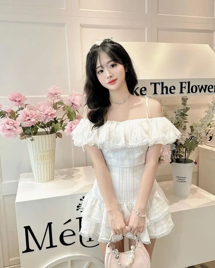 Gái Mặc Áo 2 Dây - Mẫu Ảnh Thời Trang 3