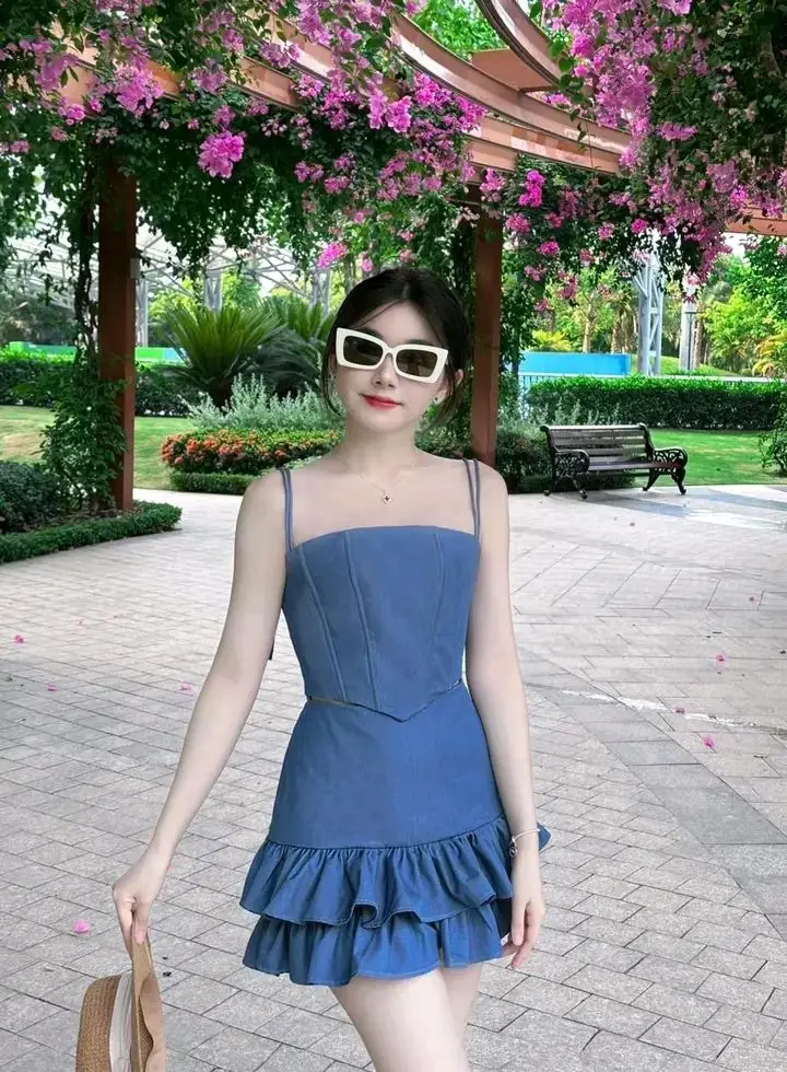 Gái Mặc Áo 2 Dây - Mẫu Ảnh Thời Trang 10