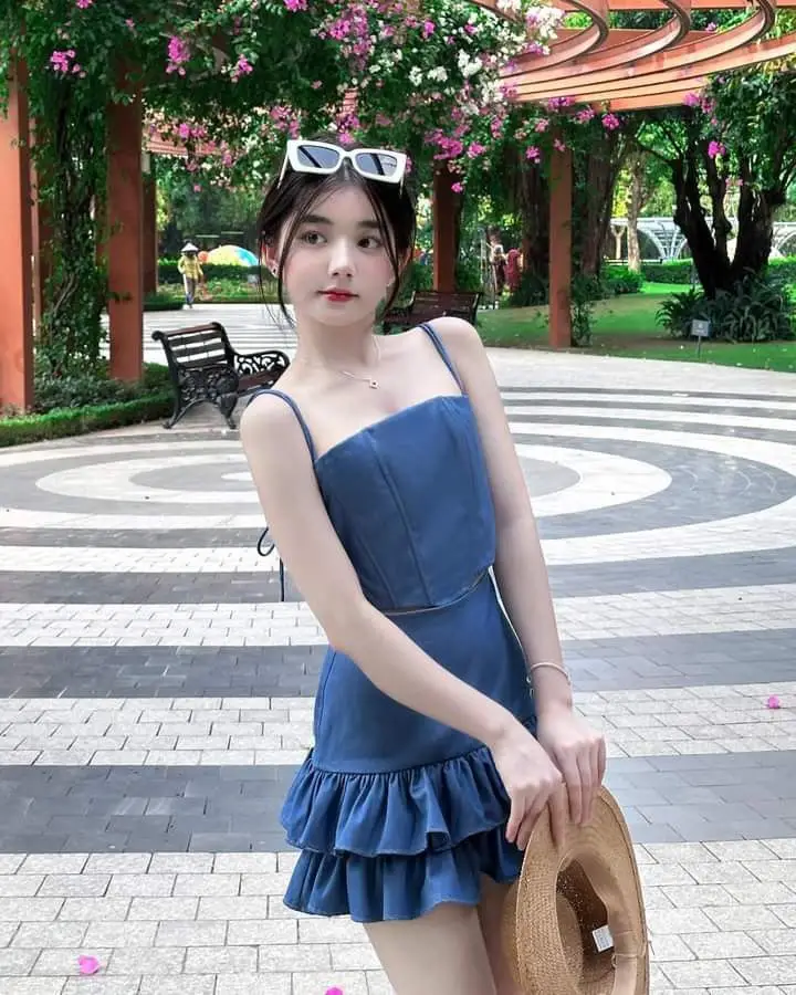 Gái Mặc Áo 2 Dây - Mẫu Ảnh Thời Trang 26