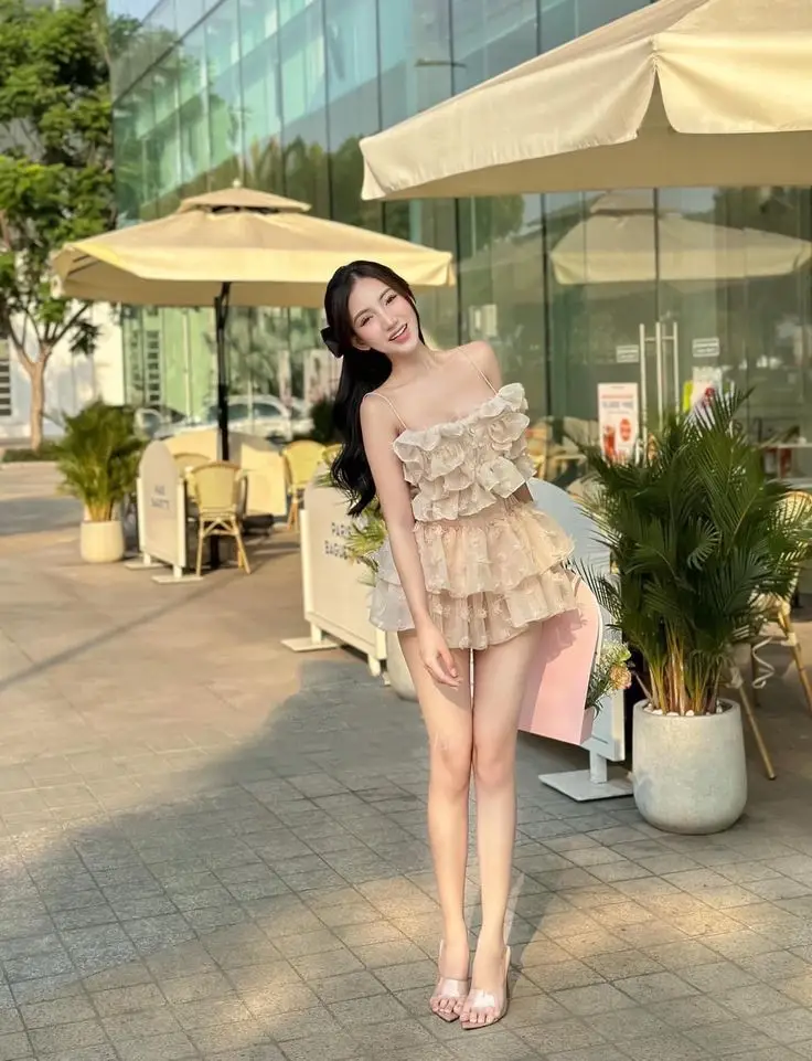 Gái Mặc Áo 2 Dây - Mẫu Ảnh Thời Trang 49