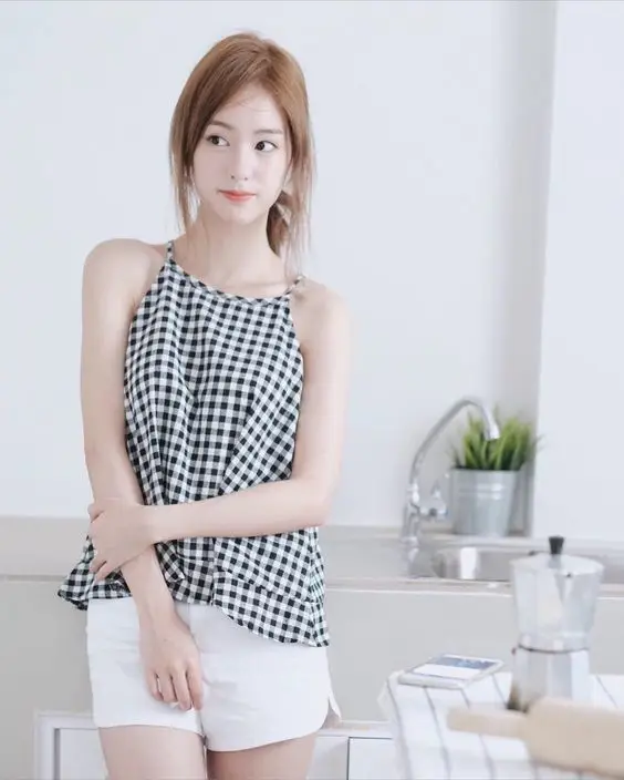 Gái Mặc Áo 2 Dây - Mẫu Ảnh Thời Trang 52