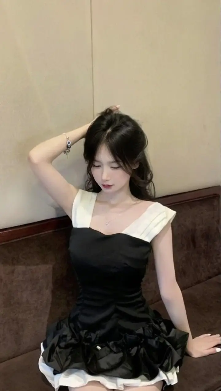 Gái Mặc Áo 2 Dây - Mẫu Ảnh Thời Trang 60