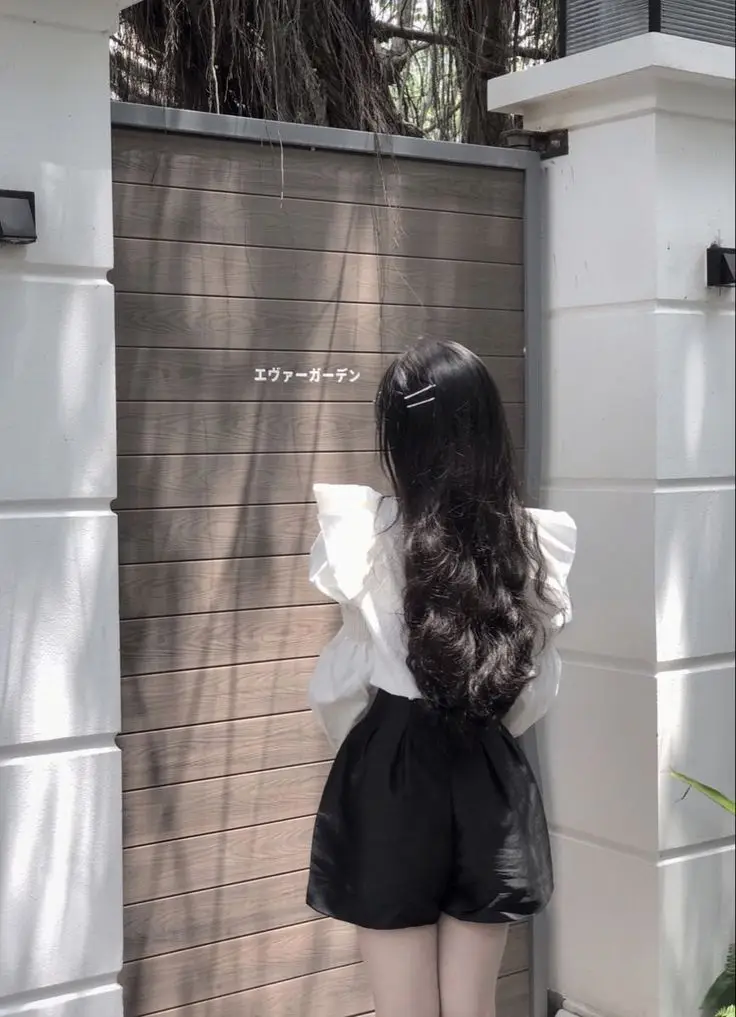 Gái Xinh Mặc Đồ Hở: Bộ Sưu Tập Hình Ảnh Quyến Rũ 11