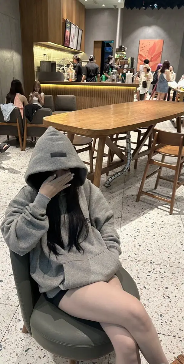 Gái Xinh Mặc Đồ Hở: Bộ Sưu Tập Hình Ảnh Quyến Rũ 12