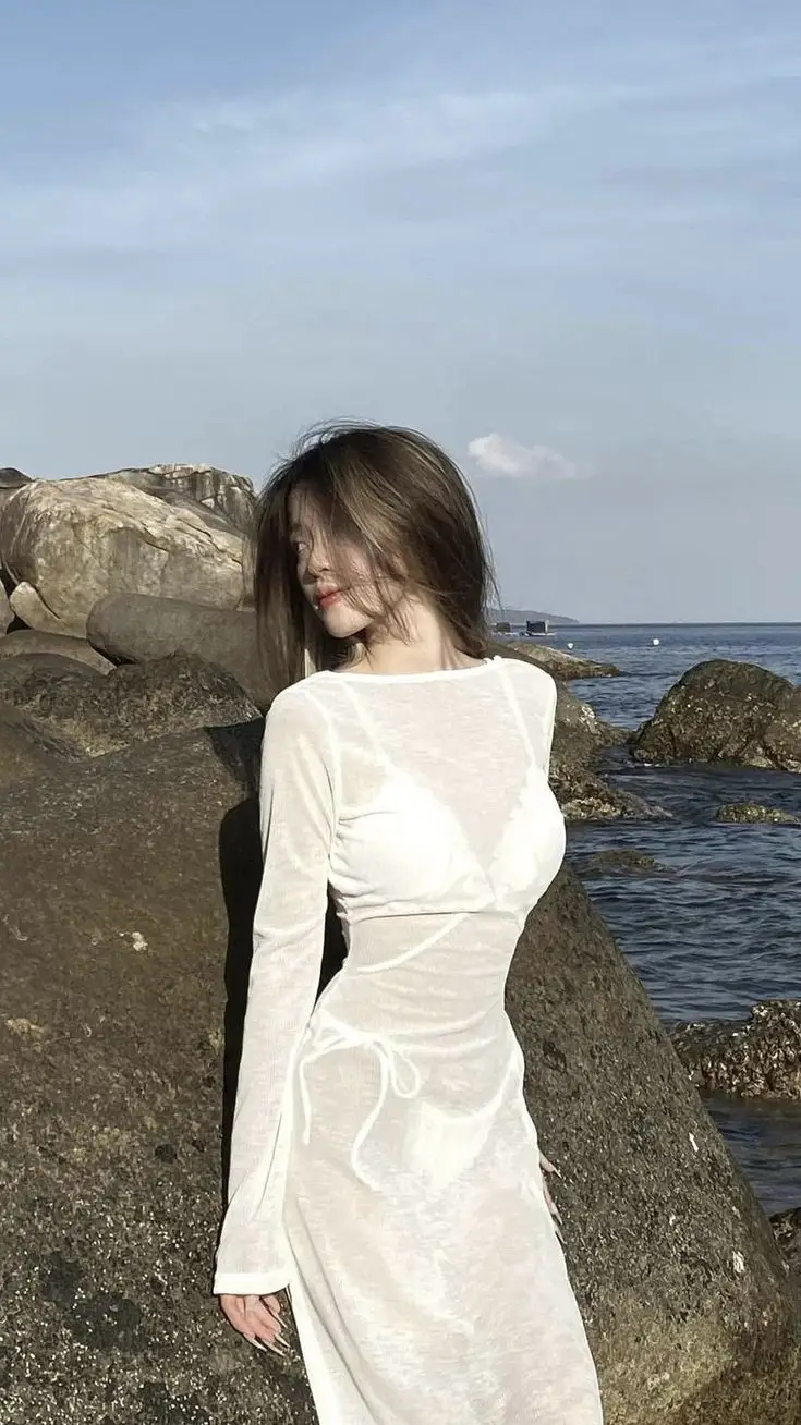 Gái Xinh Mặc Đồ Hở: Bộ Sưu Tập Hình Ảnh Quyến Rũ 23