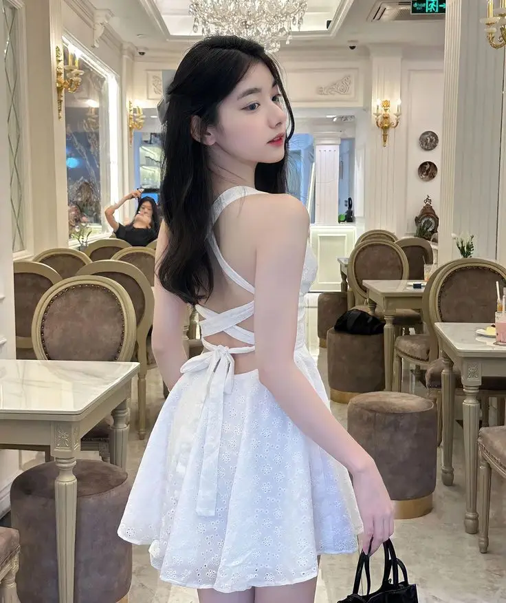 Gái Xinh Mặc Đồ Hở: Bộ Sưu Tập Hình Ảnh Quyến Rũ 37