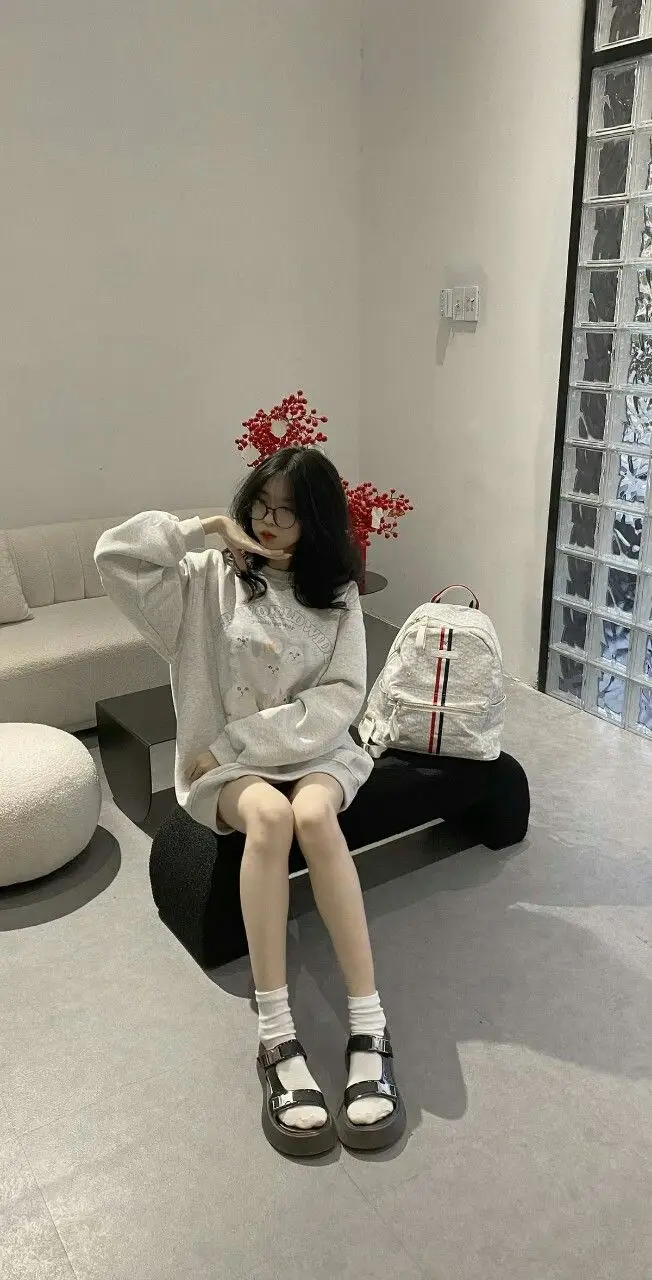 Gái Xinh Mặc Đồ Hở: Bộ Sưu Tập Hình Ảnh Quyến Rũ 53