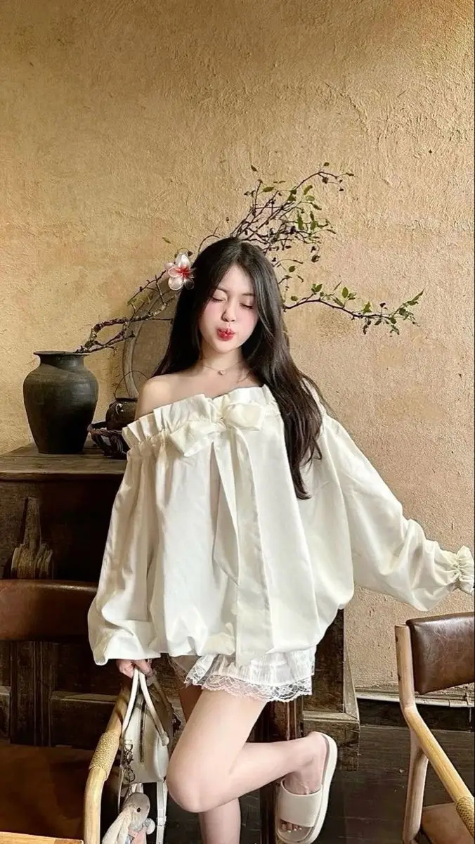 Gái Xinh Mặc Váy Lưới Thu Hút 11