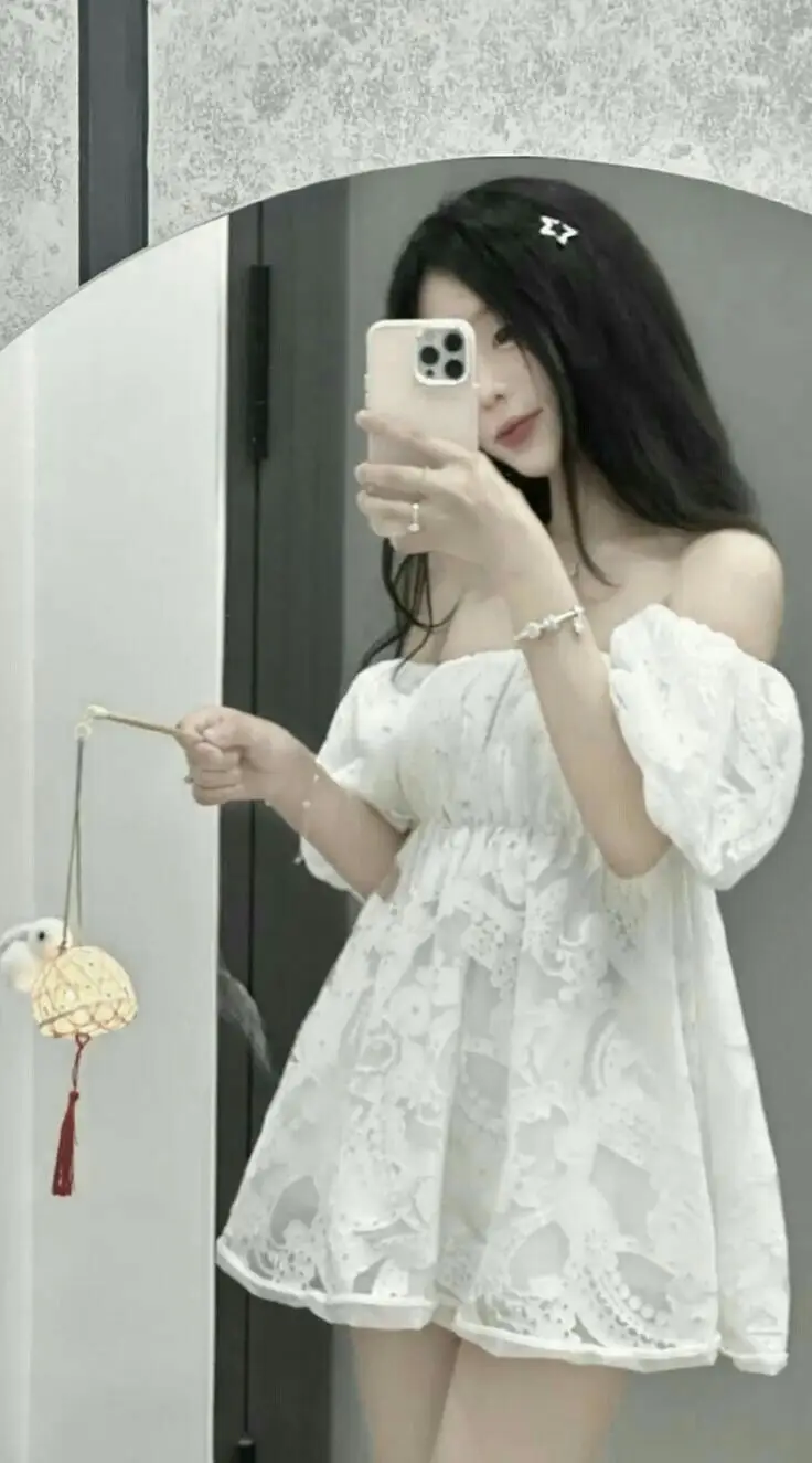 Gái Xinh Mặc Váy Lưới Thu Hút 14