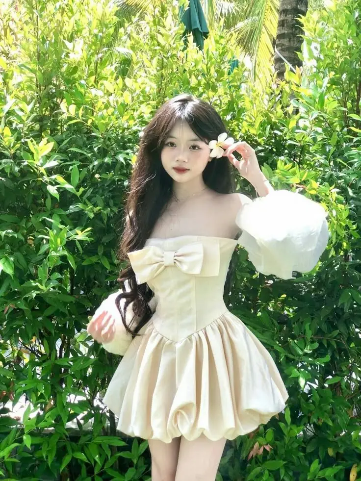 Gái Xinh Mặc Váy Lưới Thu Hút 16