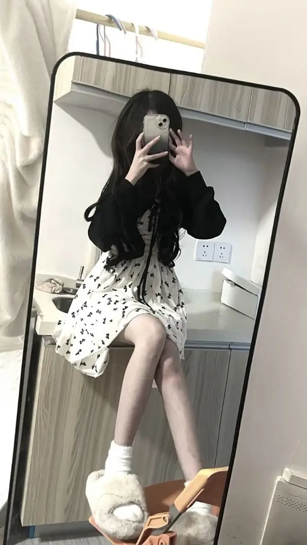Gái Xinh Mặc Váy Lưới Thu Hút 22