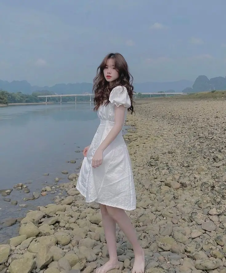 Gái Xinh Mặc Váy Lưới Thu Hút 28