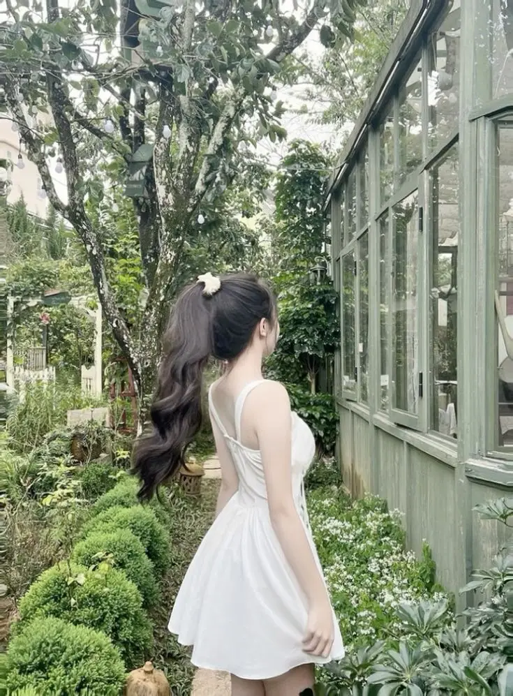 Gái Xinh Mặc Váy Lưới Thu Hút 39
