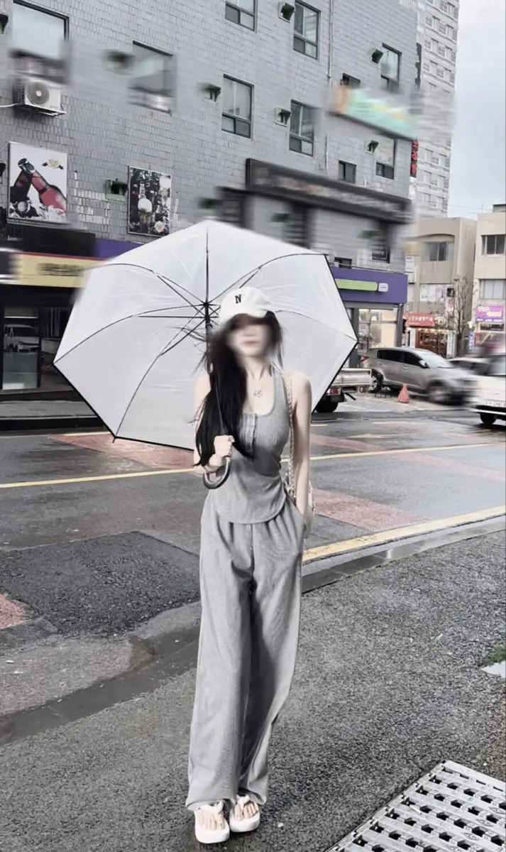 Gái Xinh Mặc Váy Lưới Thu Hút 47