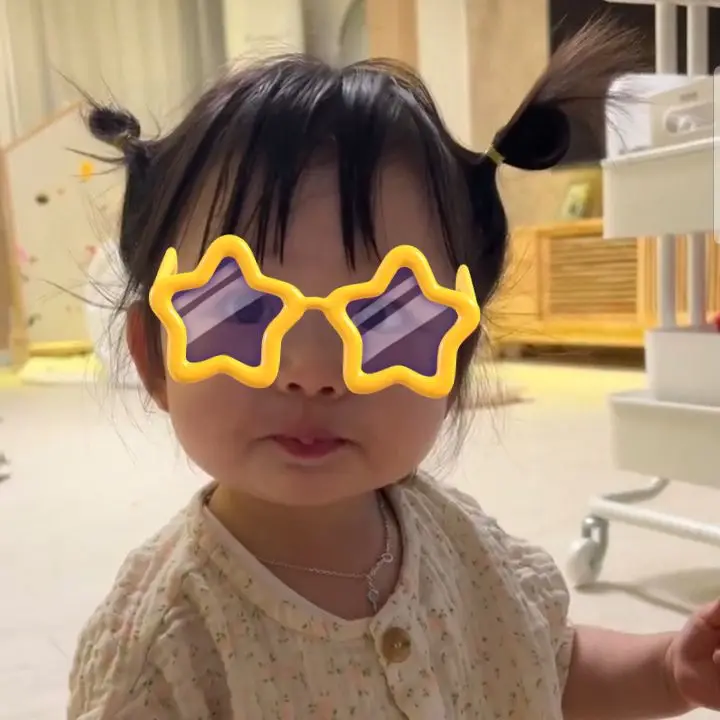 Hình Ảnh Bé Gái Dễ Thương - Bộ Ảnh Ngộ Nghĩnh 15