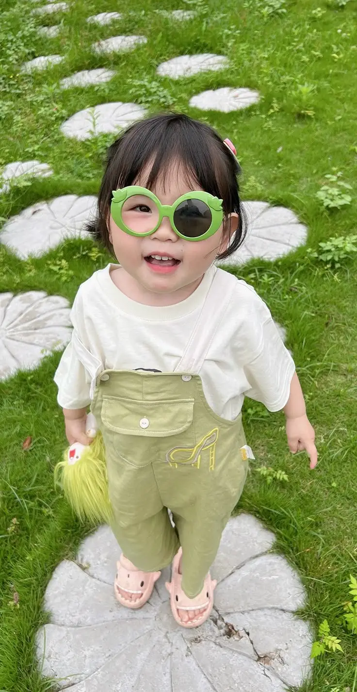 Hình Ảnh Bé Gái Dễ Thương - Bộ Ảnh Ngộ Nghĩnh 19