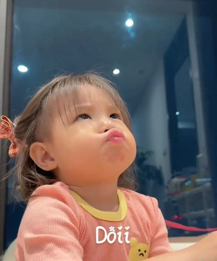 Hình Ảnh Bé Gái Dễ Thương - Bộ Ảnh Ngộ Nghĩnh 55