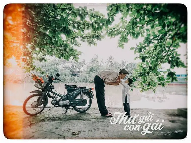Hình ảnh cha và con gái hạnh phúc