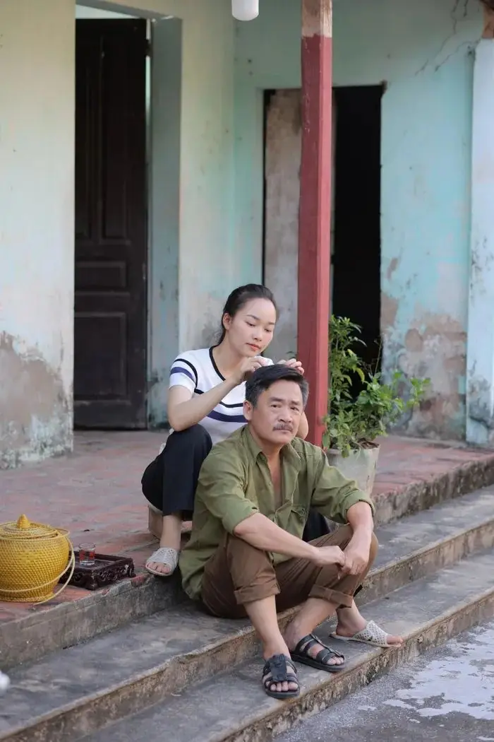 Hình Ảnh Cha và Con Gái Ý Nghĩa: Gắn Kết Tình Cảm Gia Đình 2