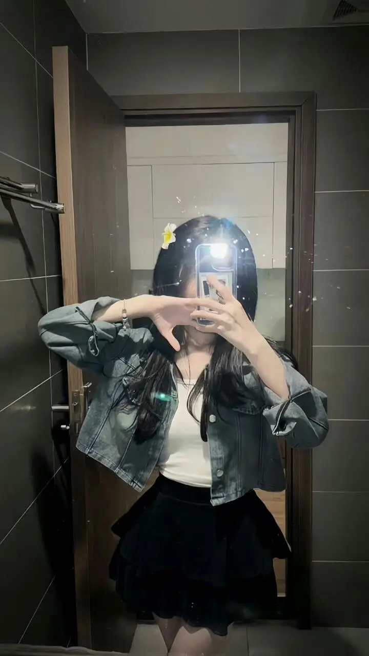 Hình Ảnh Cô Gái Che Mặt Độc Đáo 1