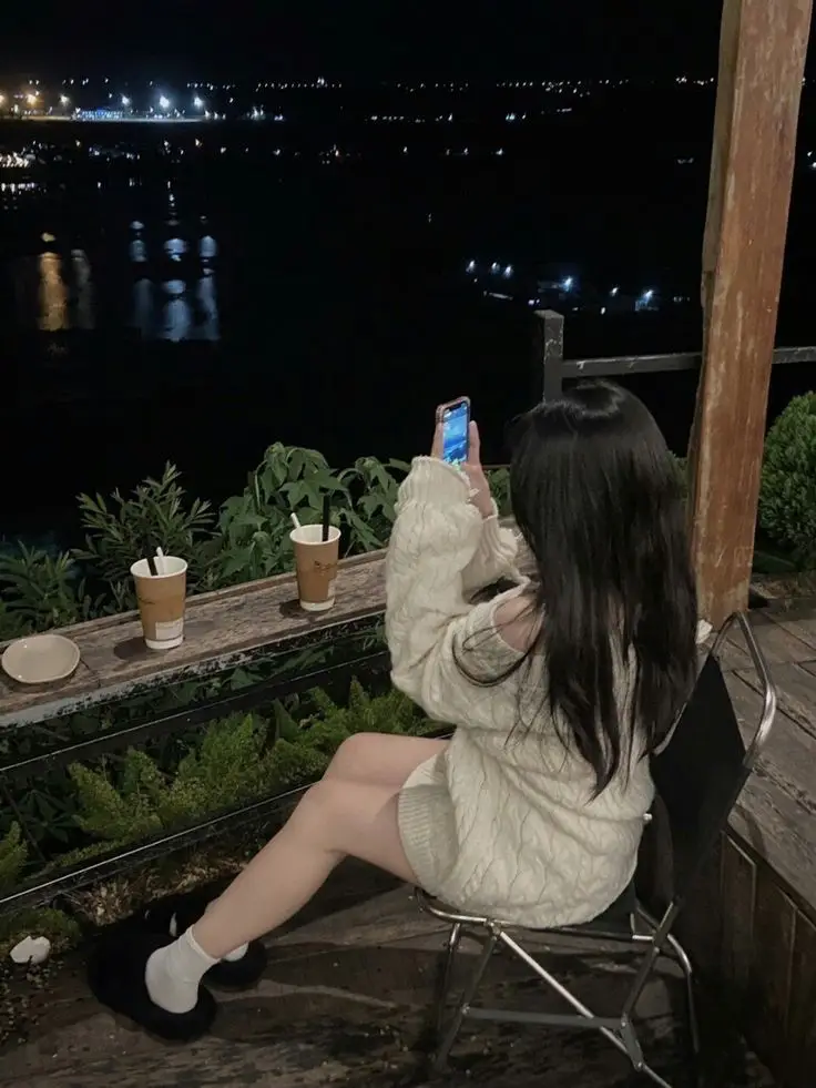 Hình Ảnh Cô Gái Che Mặt Độc Đáo 19