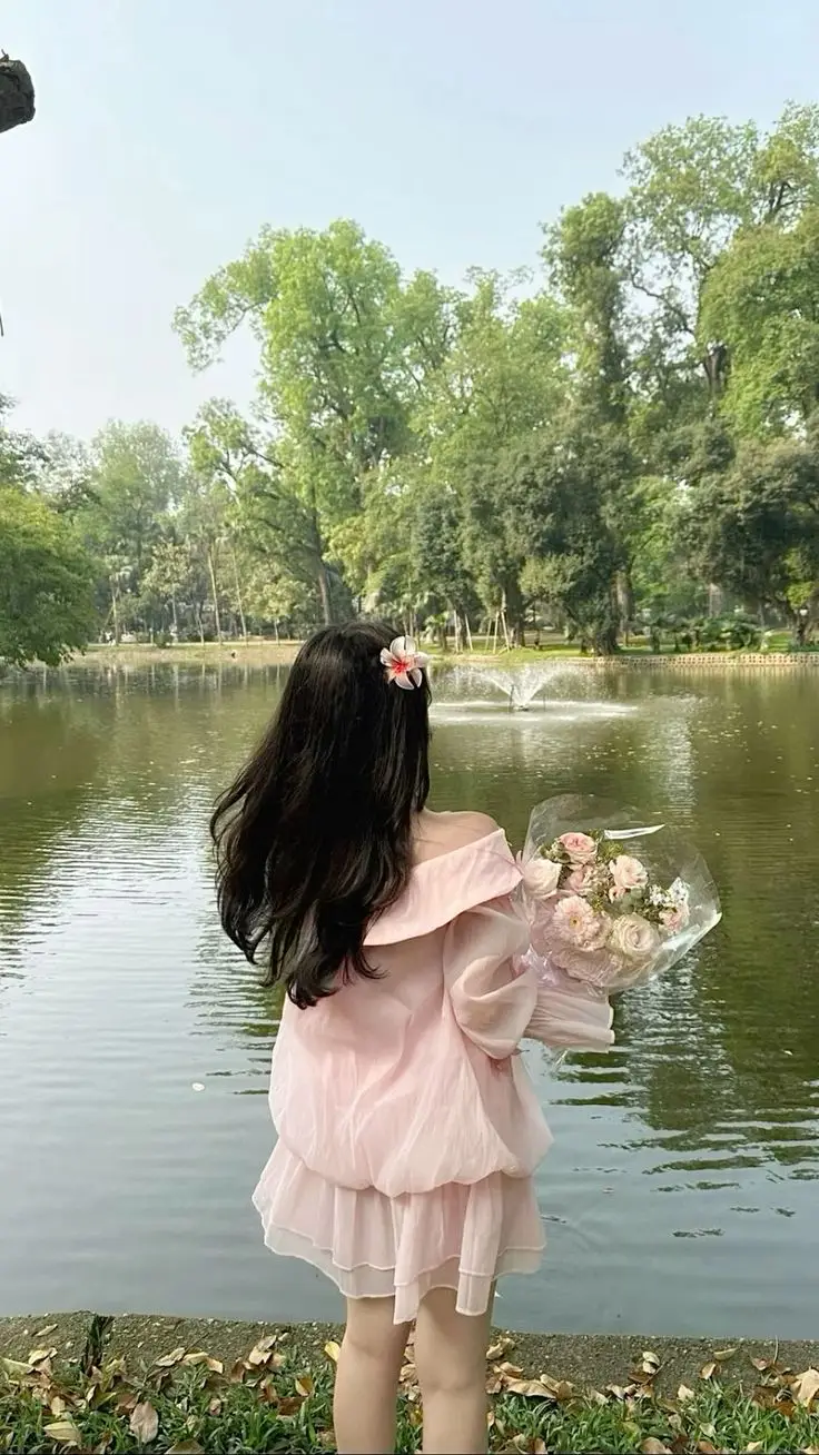 Hình Ảnh Cô Gái Che Mặt Độc Đáo 30