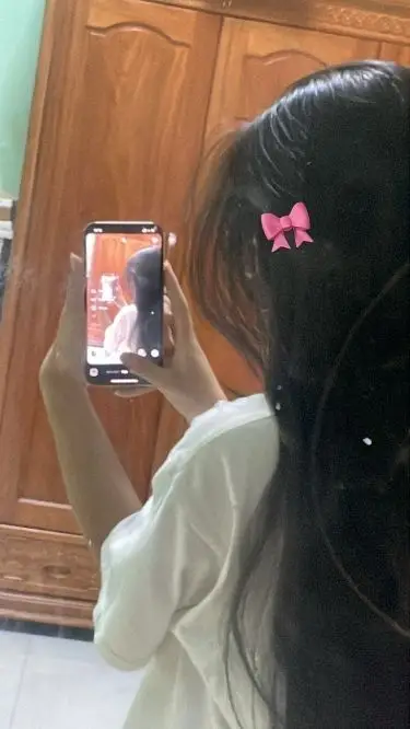 Hình Ảnh Cô Gái Che Mặt Độc Đáo 57