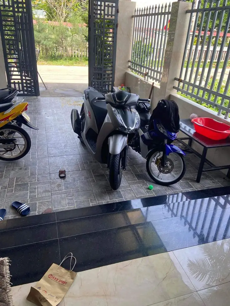 Hình Ảnh Gái Ngồi Xe Độ - Sự Kết Hợp Giữa Sắc Đẹp Và Hiện Đại 34