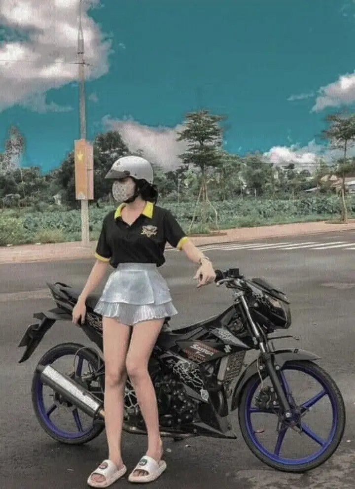 Hình Ảnh Gái Ngồi Xe Độ - Sự Kết Hợp Giữa Sắc Đẹp Và Hiện Đại 36