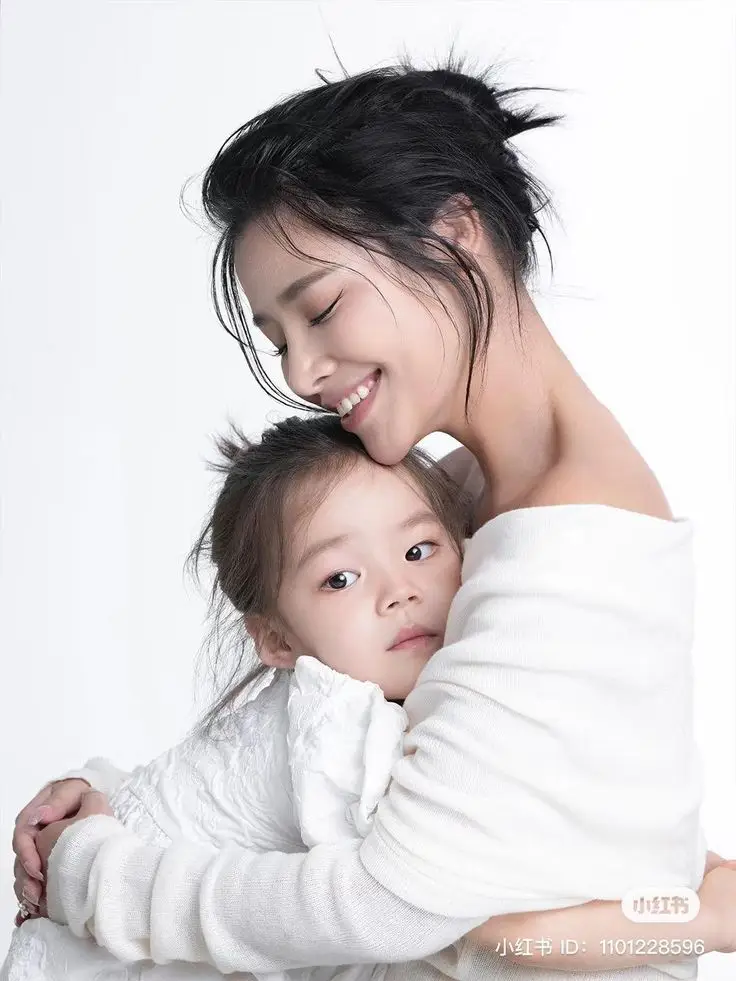 Hình Ảnh Mẹ Và Con Gái - Những Giây Phút Ngọt Ngào 62