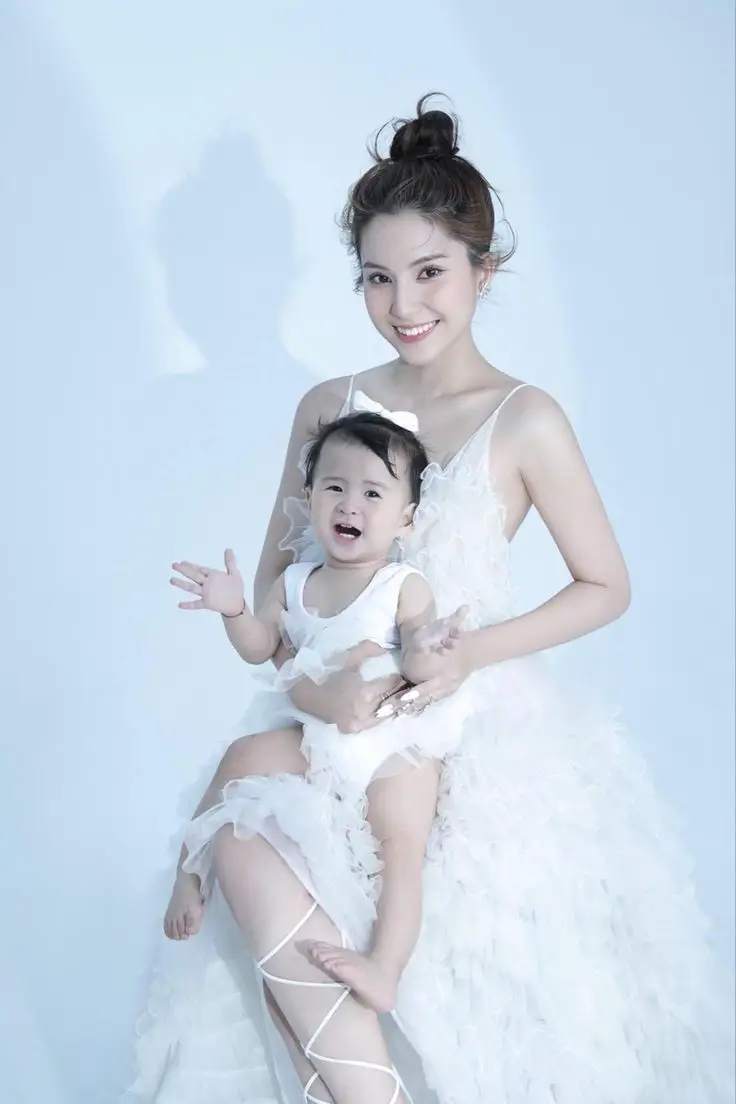 Hình Ảnh Mẹ Và Con Gái - Những Giây Phút Ngọt Ngào 63