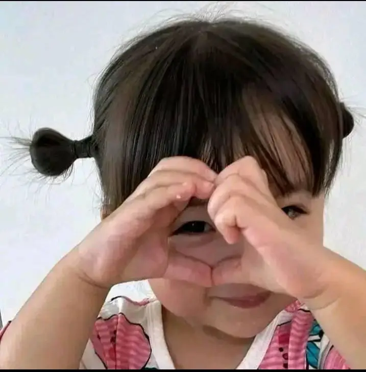Hình Bé Gái Đáng Yêu - Kho Khoảnh Khắc Ngọt Ngào 27
