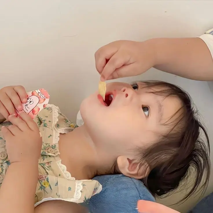 Hình Bé Gái Đáng Yêu - Kho Khoảnh Khắc Ngọt Ngào 48