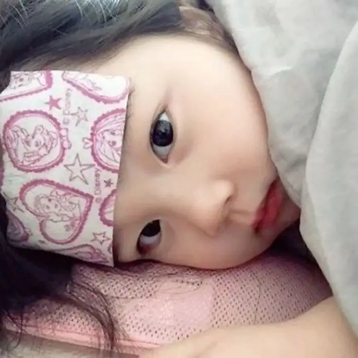 Hình Em Bé Gái Dễ Thương - Nụ Cười Tỏa Nắng 7