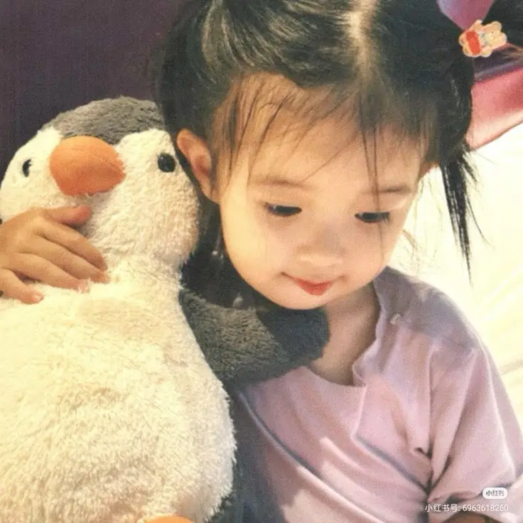 Hình Em Bé Gái Dễ Thương - Nụ Cười Tỏa Nắng 37