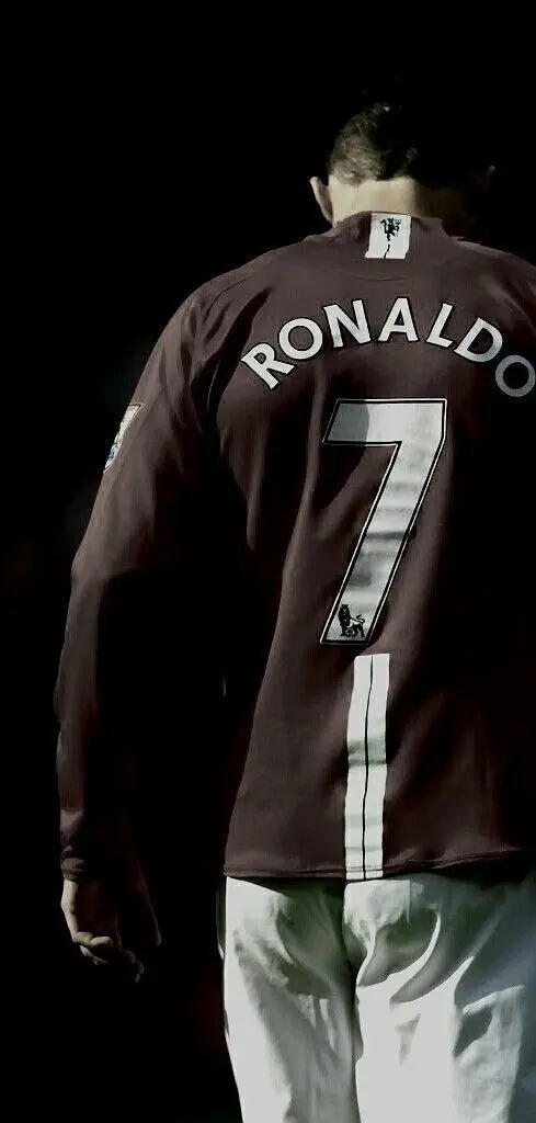 Hình nền điện thoại Ronaldo - Ảnh nền cuốn hút dành cho fan hâm mộ 6