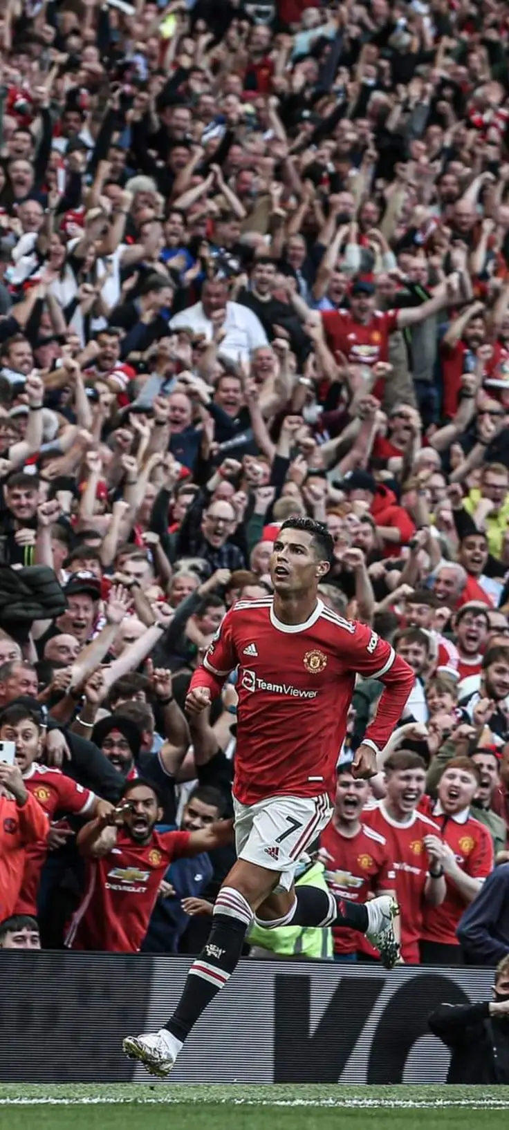 Hình nền điện thoại Ronaldo - Ảnh nền cuốn hút dành cho fan hâm mộ 7