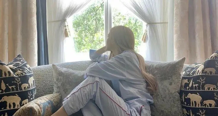Hình nền máy tính Rose Blackpink đẹp và ấn tượng