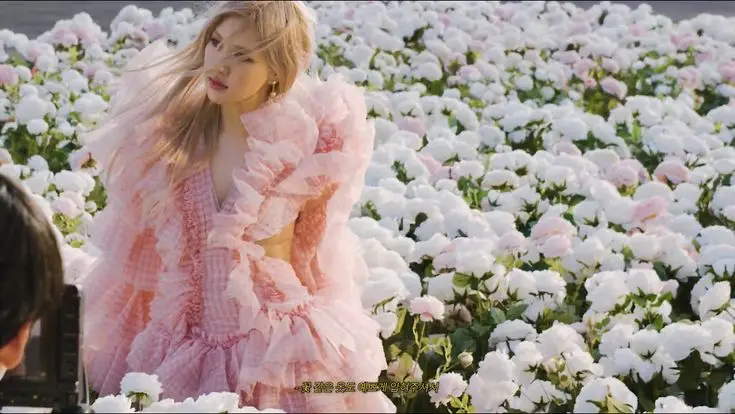 Hình nền máy tính Rose Blackpink đẹp và ấn tượng 46