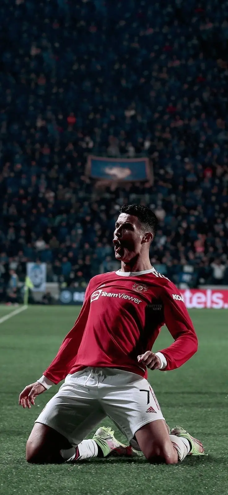 Hình nền Ronaldo đẹp nhất cho những người yêu bóng đá 9