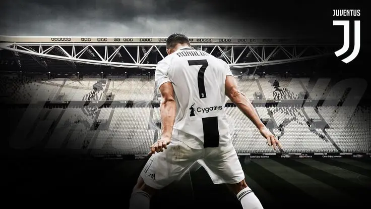 Hình nền Ronaldo MU 4K - Niềm đam mê bóng đá mãnh liệt 14