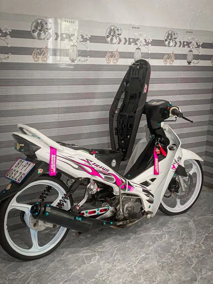 Hình nền xe Sirius độ kiểng đẹp mắt cho điện thoại 18