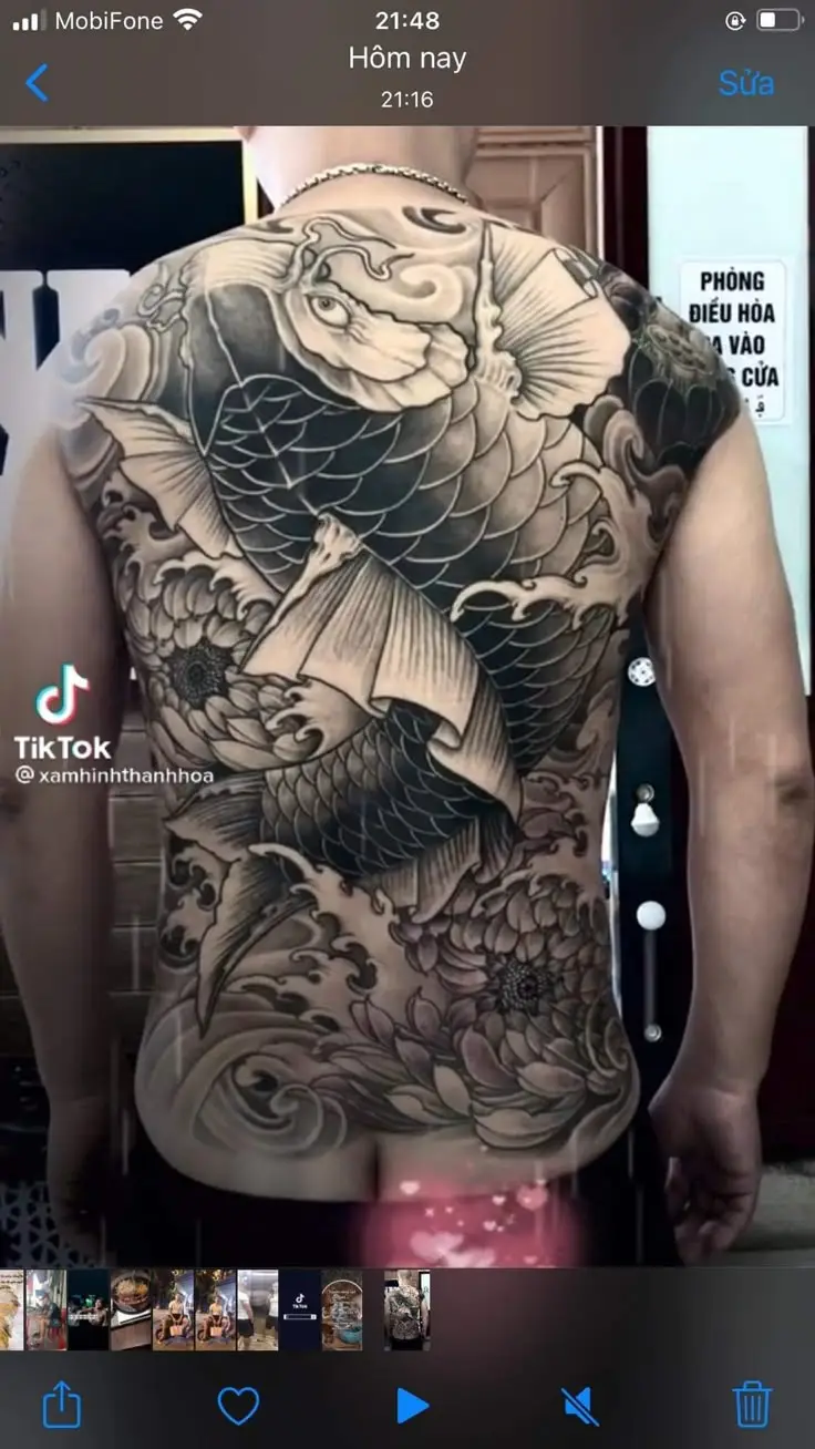 Hình Xăm Cá Chép Full Lưng Trắng Đen - Ý Nghĩa Và Đẹp Đến Từng Chi Tiết 10